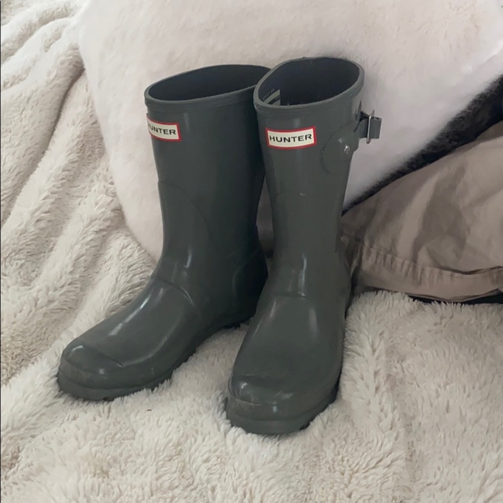 Barely worn short hunter rain boots
